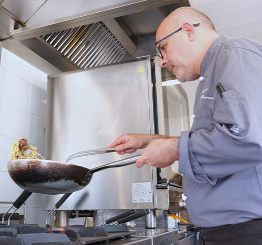 table service, a meat dish is being served